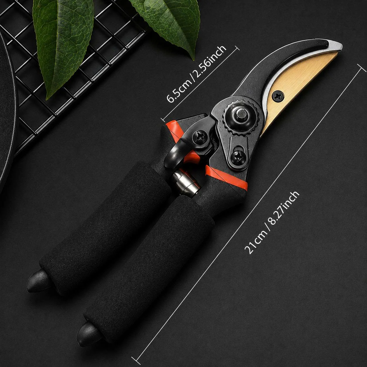 Dimension graphic of Paden Home pruning shears displaying total length and blade size.